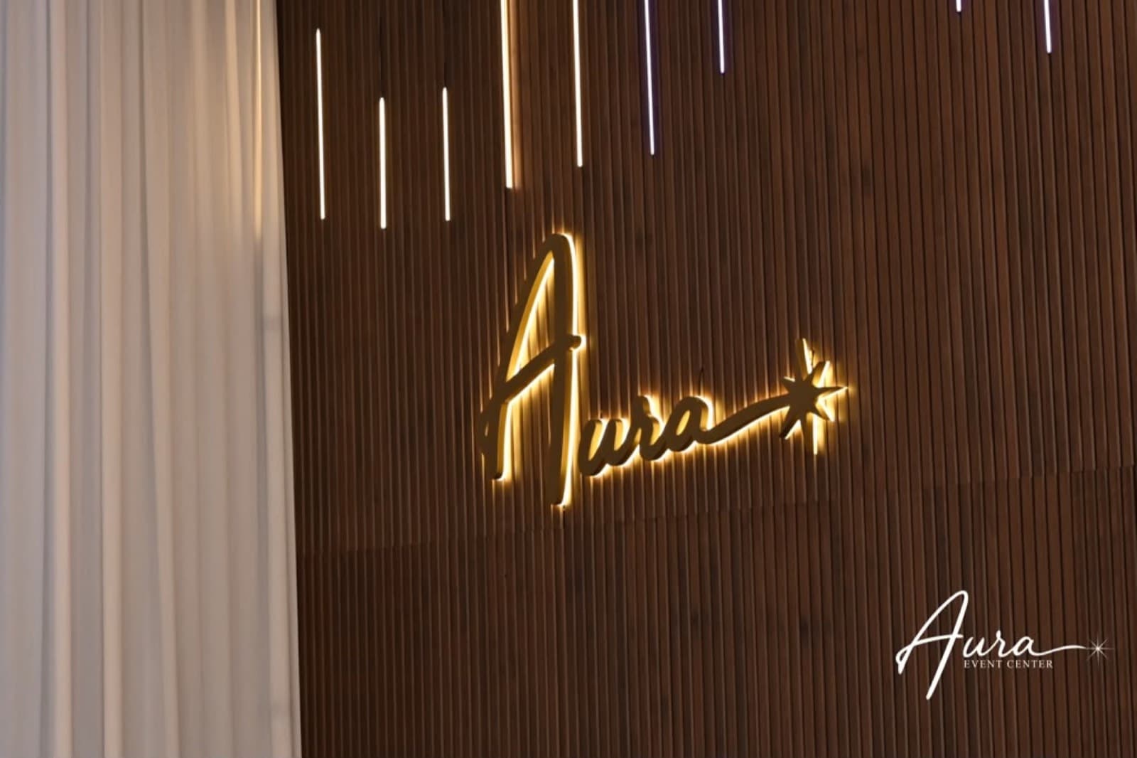 Aura Signature Wall