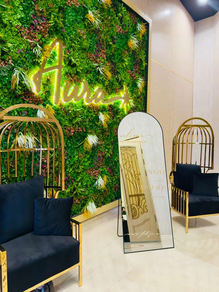 Aura Lounge